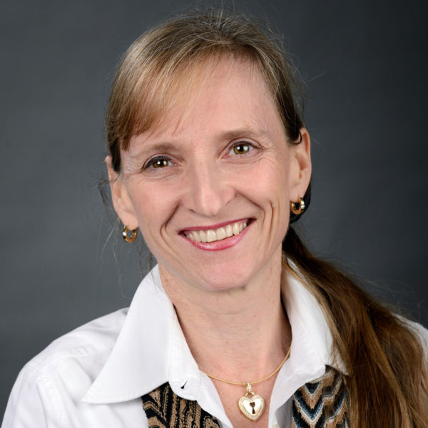 Dr. Gabriela Seher